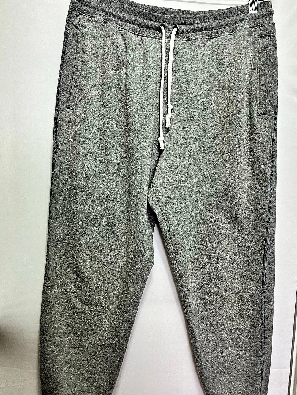 The North Face Men’s Large Heritage Patch Joggers Grey Sweatpants NF0A7WXI